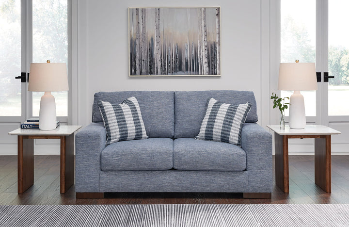 Belvoir - Loveseat