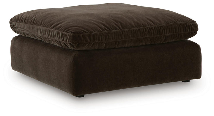 Maxton Heights - Oversized Accent Ottoman - Roberts Furniture & Mattress (Yorktown, VA)