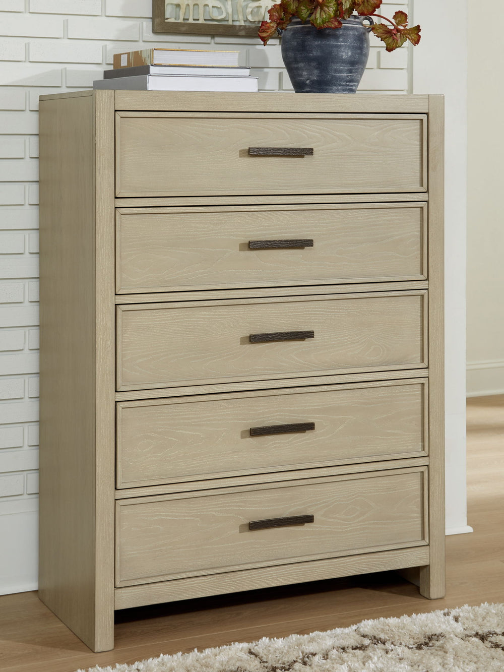 Calmoro - Five Drawer Chest - Gray - Roberts Furniture & Mattress (Yorktown, VA)