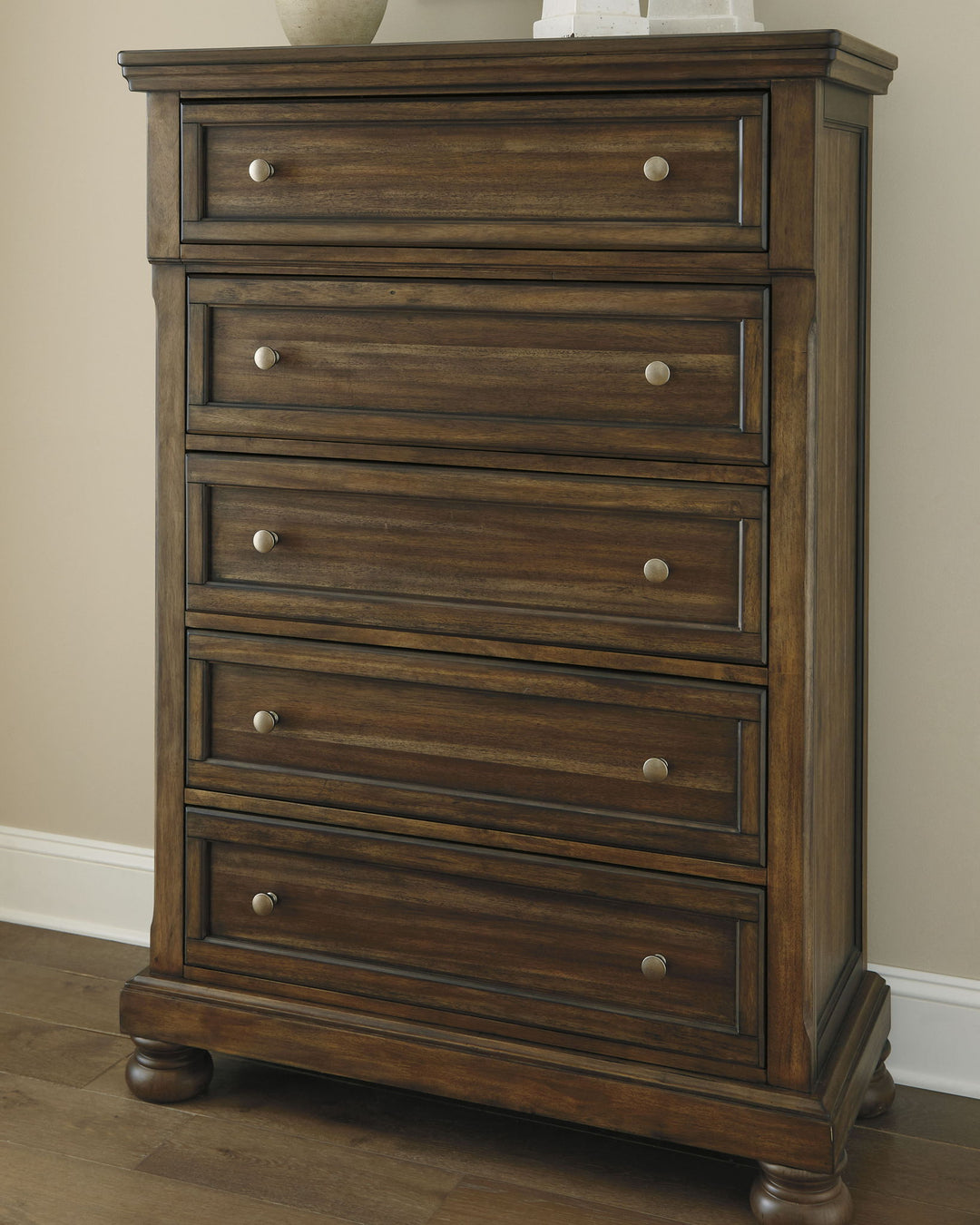 Flynnter - Five Drawer Chest - Medium Brown