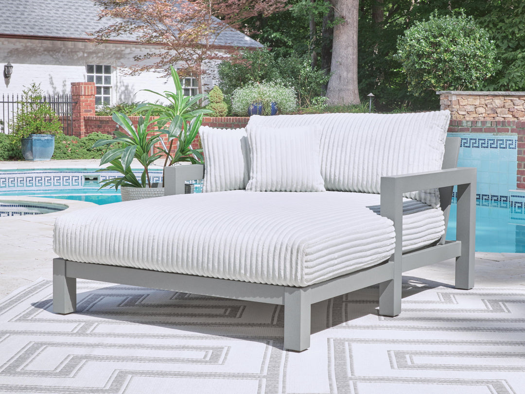 Hurley Park - Chaise Lounge With Cushion - Gray - Roberts Furniture & Mattress (Yorktown, VA)