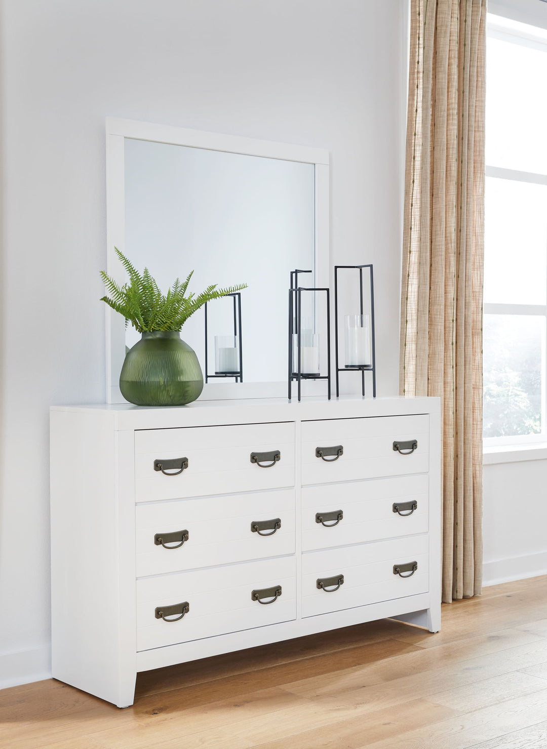 Binterglen - 3 Pc. - Dresser, Mirror, Queen Panel Bed - White