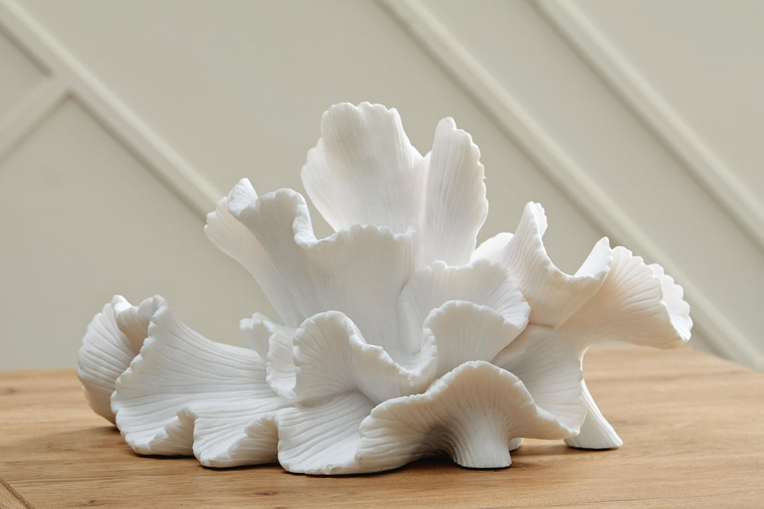 Waynemont - Sculpture - White
