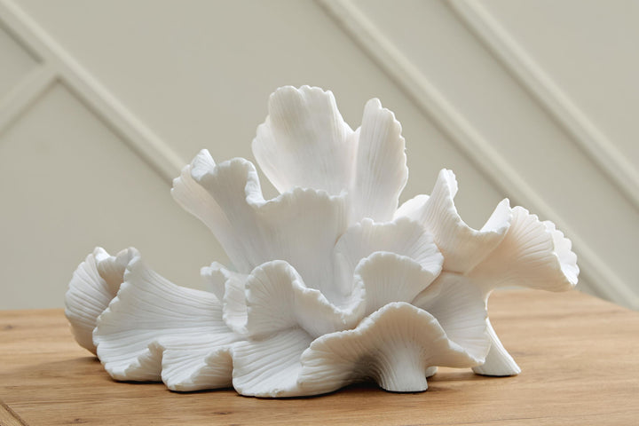Waynemont - Sculpture - White