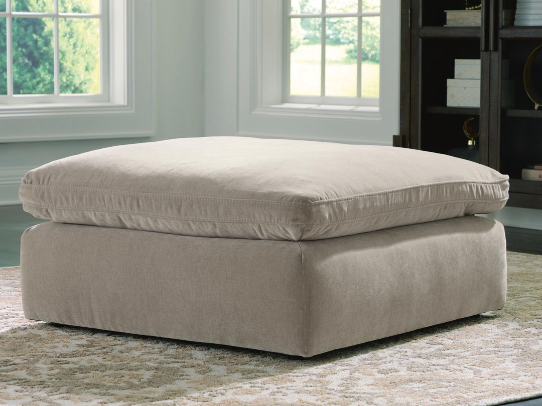 Maxton Heights - Oversized Accent Ottoman - Roberts Furniture & Mattress (Yorktown, VA)