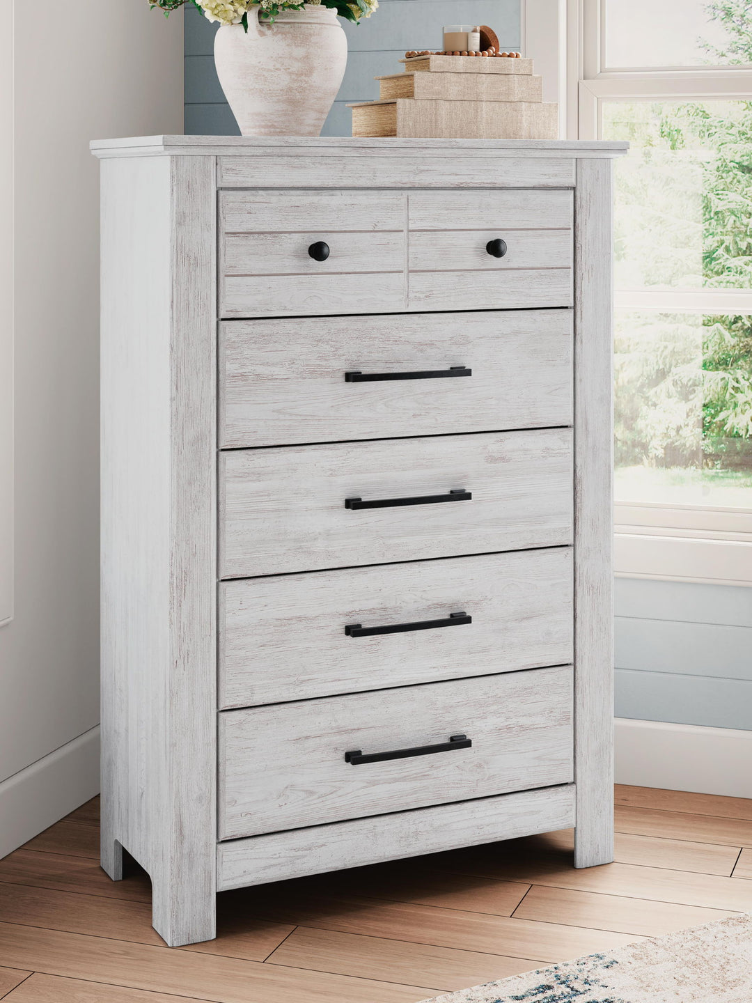 Makidern - Five Drawer Chest - Roberts Furniture & Mattress (Yorktown, VA)