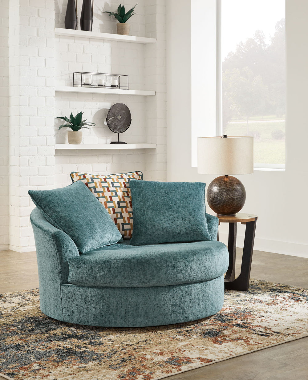 Laylabrook - Oversized Swivel Accent Chair - Roberts Furniture & Mattress (Yorktown, VA)
