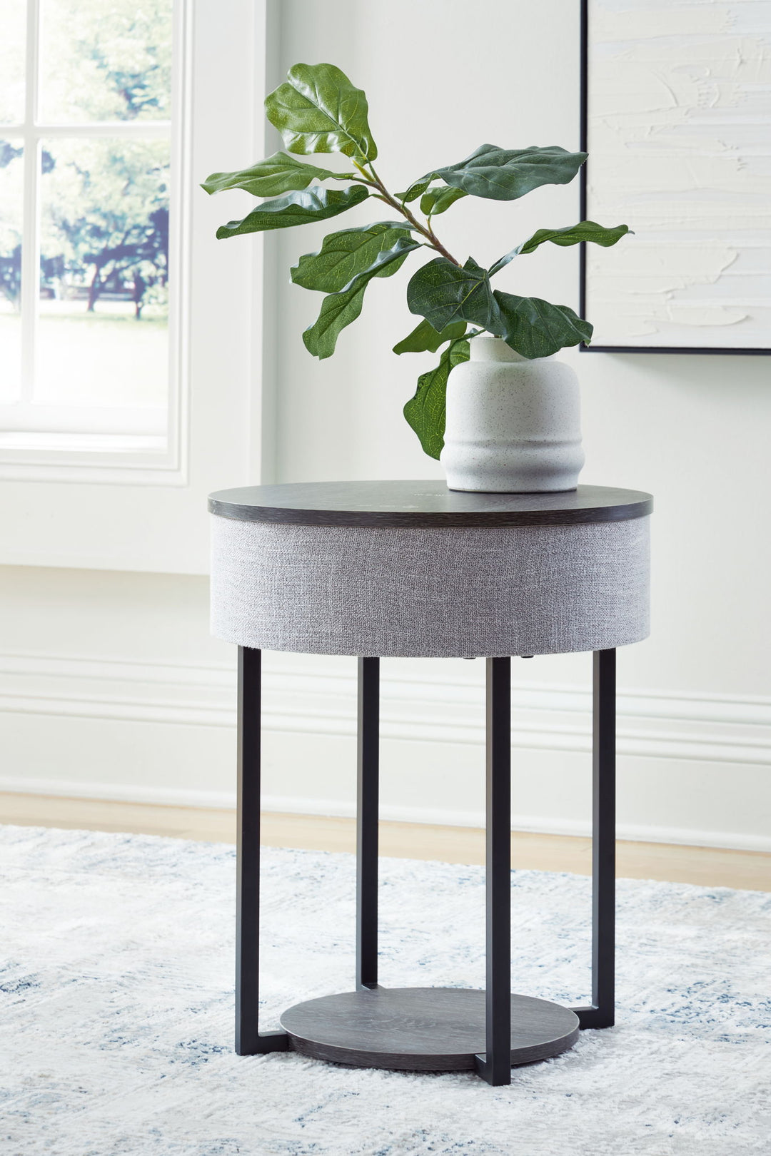 Sethlen - Accent Table - Gray / Black