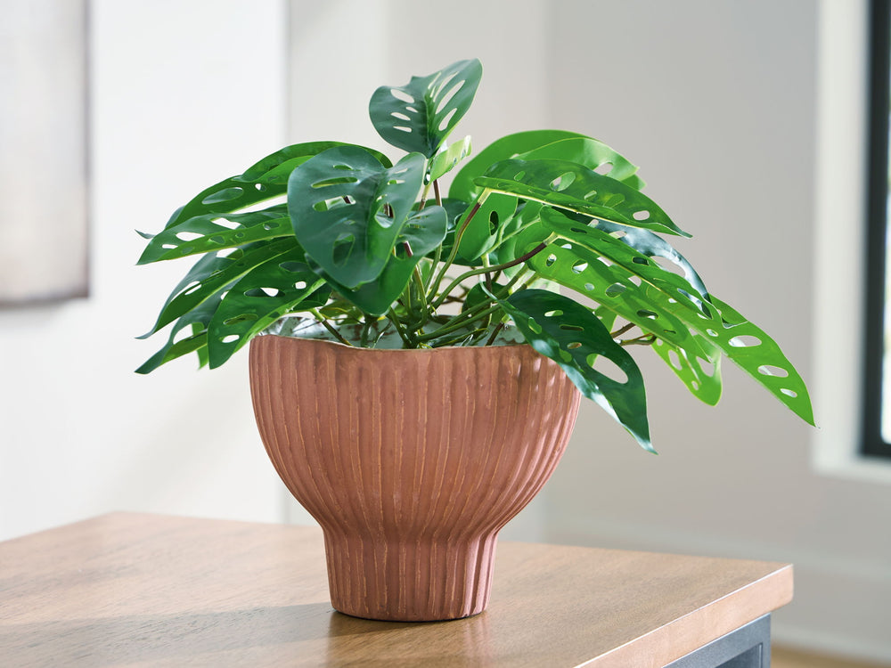 Orban - Vase - Sienna / White - Roberts Furniture & Mattress (Yorktown, VA)