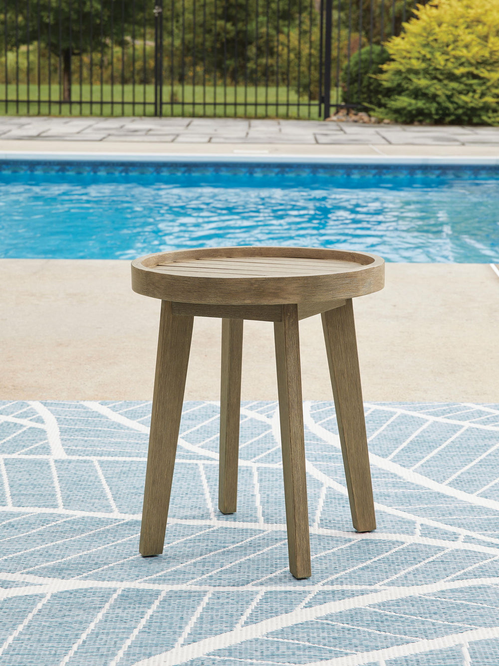 Marina Sun - Round End Table - Beige - Roberts Furniture & Mattress (Yorktown, VA)