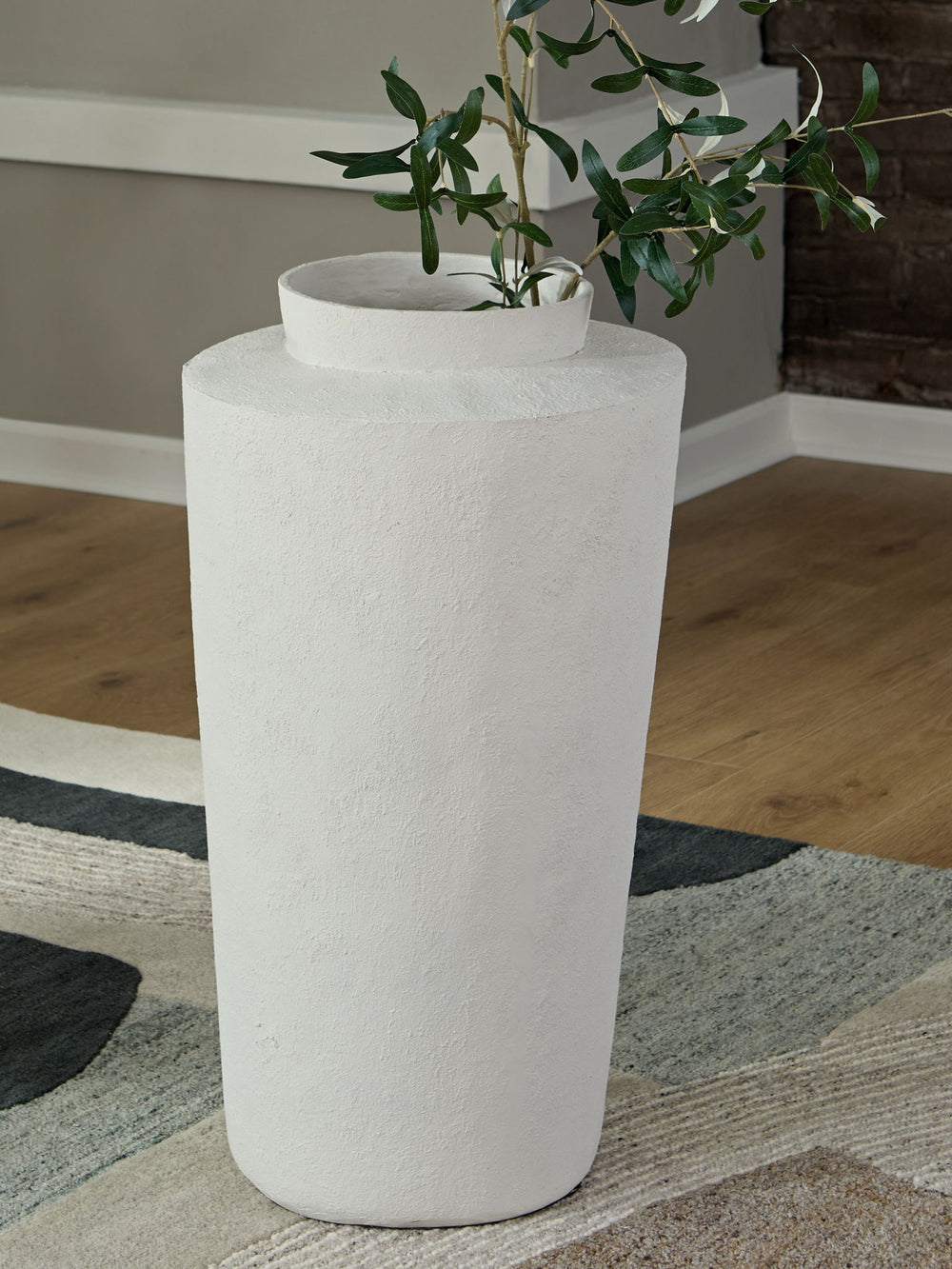 Flurinworth - Vase - Roberts Furniture & Mattress (Yorktown, VA)