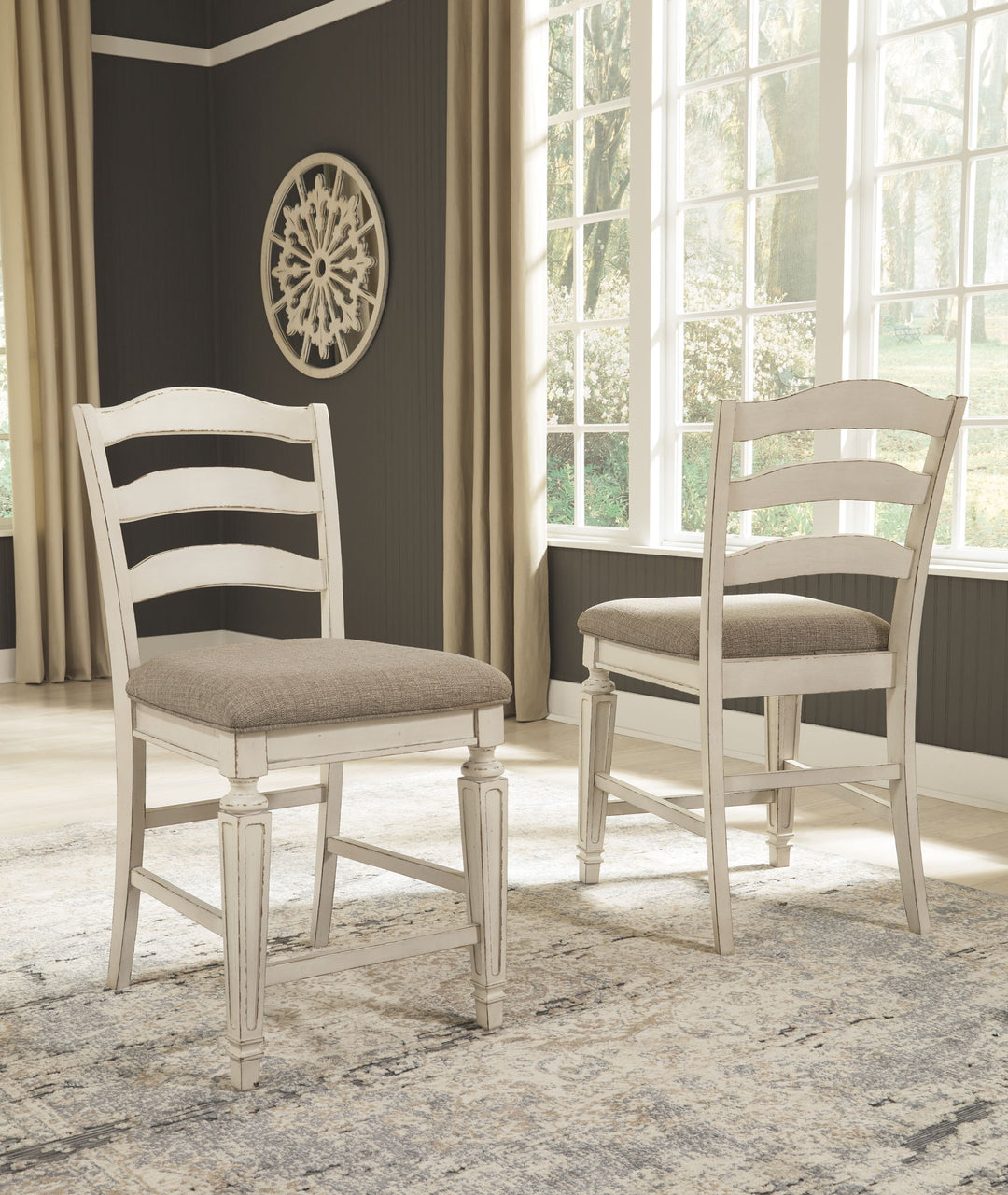 Realyn - Upholstered Barstool (Set of 2) - Chipped White