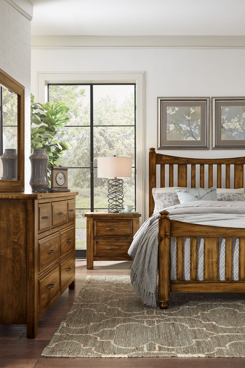 Maple Road - Slat Poster Bed With Slat Poster Footboard - Roberts Furniture & Mattress (Yorktown, VA)