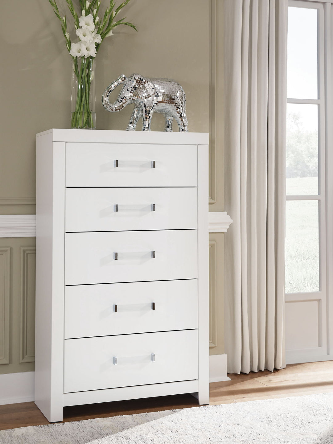 Maeling - Five Drawer Chest - Roberts Furniture & Mattress (Yorktown, VA)