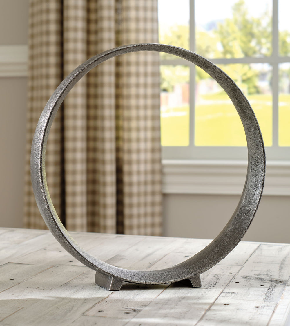 Ryandale - Sculpture - Roberts Furniture & Mattress (Yorktown, VA)